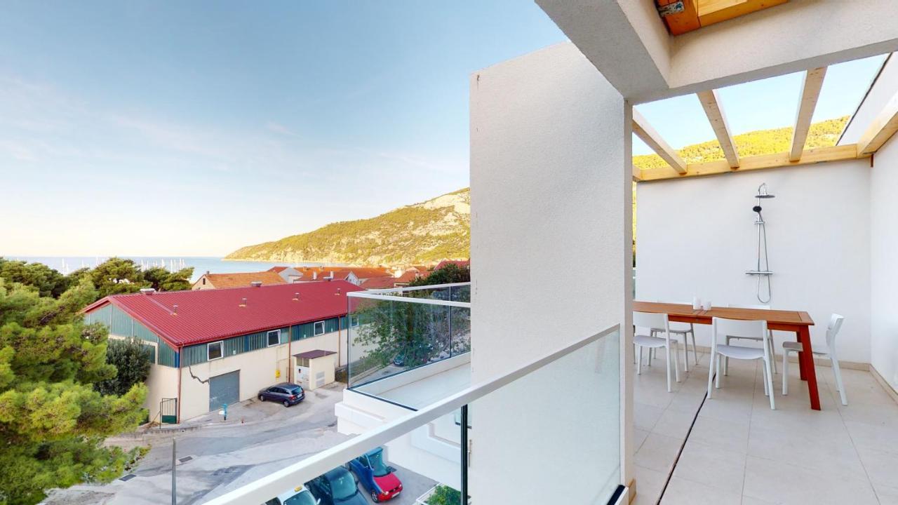 Villa Zoe Suites Komiža Extérieur photo